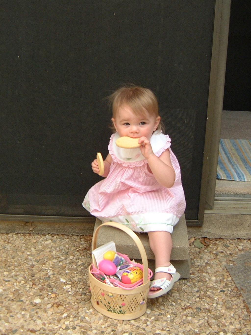 2003/04(Apr)/03(EggHunt)/1024x768_2003-04-13-16-EggHunt.JPG