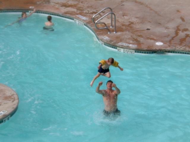 2003/04(Apr)/05(Whistler)/640x480_2003-04-23-09-Vale-Justin-Pool.JPG