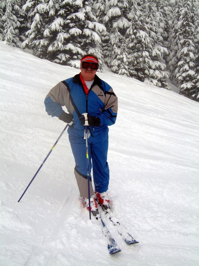 2003/04(Apr)/05(Whistler)/640x480_2003-04-25-01-Jim-Last-Day-Great-Snow.JPG