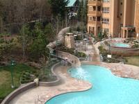 2003-04-23-08-Vale-Justin-Pool.JPG