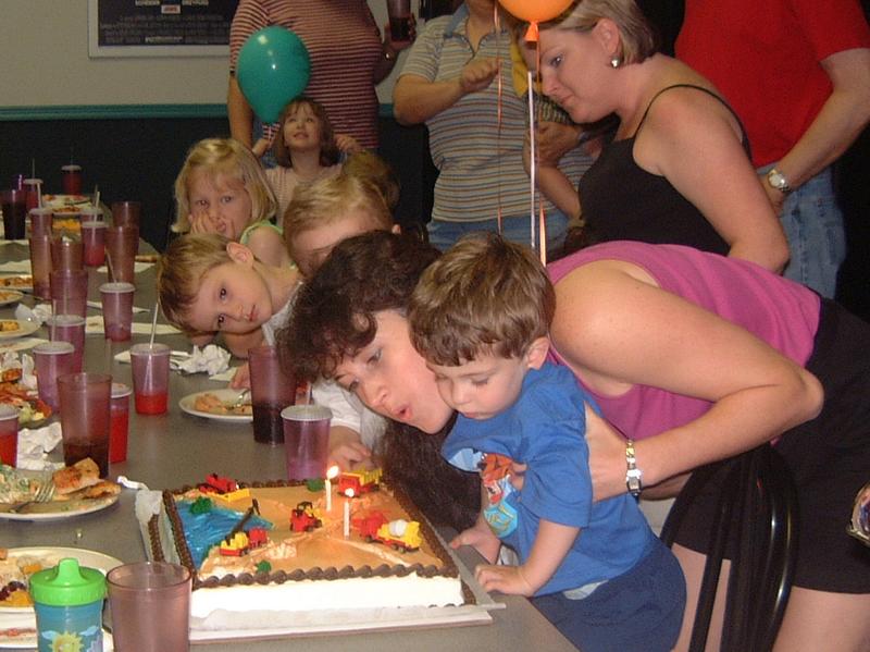 2003/05(May)/01(DaxBD)/800x600_2003-05-07-11-Dax-2ndBD.JPG