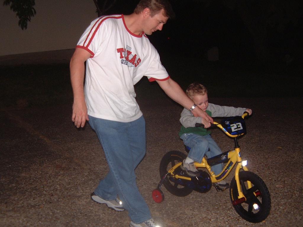 2003/05(May)/02(Mongoose-Bike)/1024x768_2003-04-30-2-Mongoose-Bike.JPG