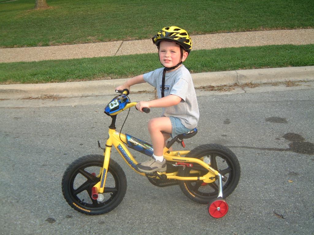 2003/05(May)/02(Mongoose-Bike)/1024x768_2003-05-08-4-New-Bike.JPG