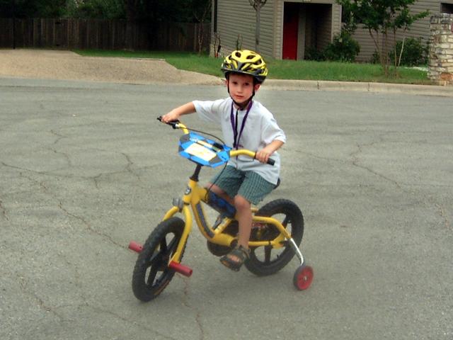 2003/05(May)/02(Mongoose-Bike)/640x480_2003-05-10-Chance-4.JPG