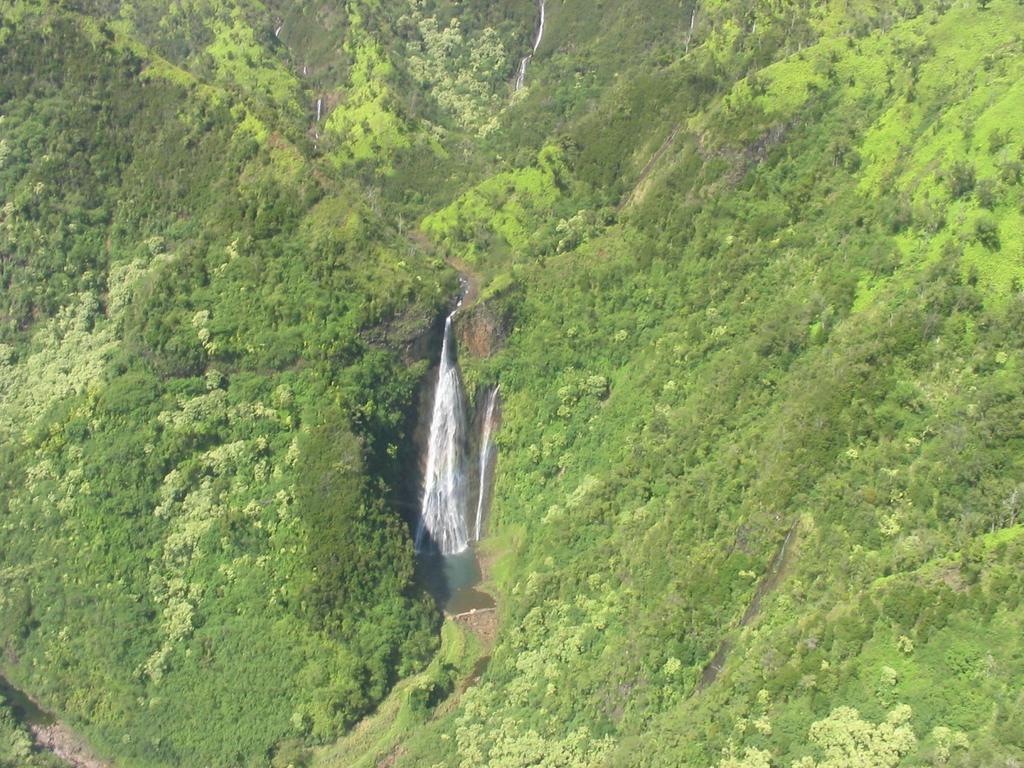 2003/05(May)/03(Hawaii)/Helicopter/1024x768_2003-05-23-07.JPG