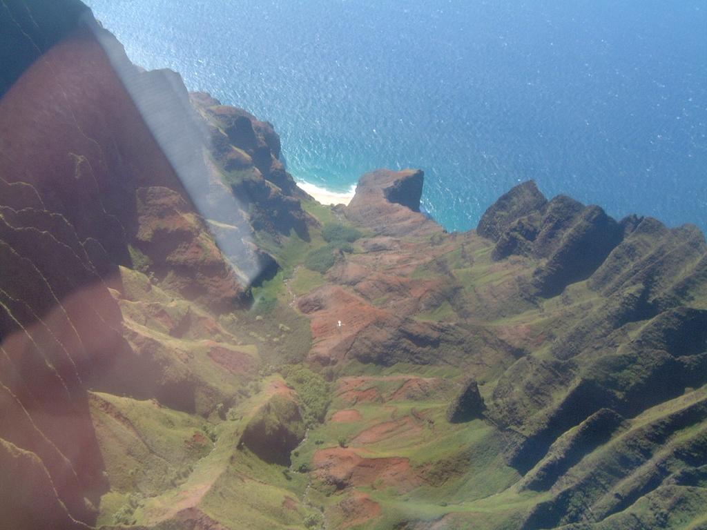 2003/05(May)/03(Hawaii)/Helicopter/1024x768_2003-05-23-47.JPG