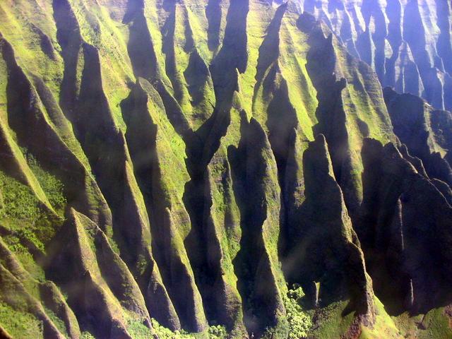 2003/05(May)/03(Hawaii)/Helicopter/640x480_2003-05-23-16.JPG