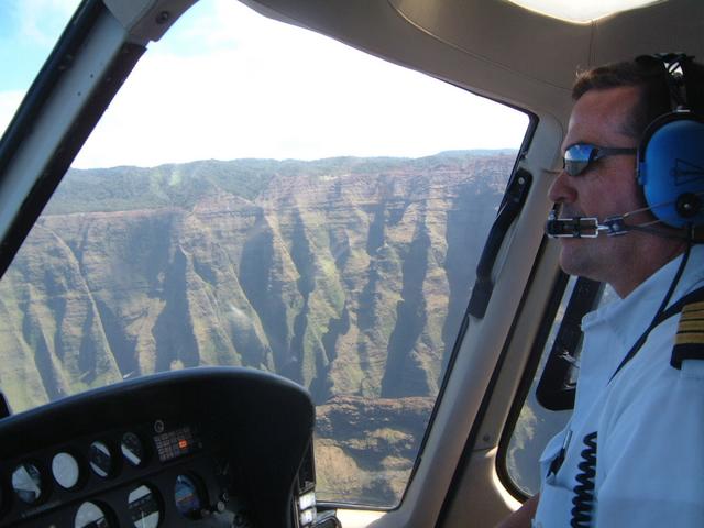 2003/05(May)/03(Hawaii)/Helicopter/640x480_2003-05-23-42.JPG
