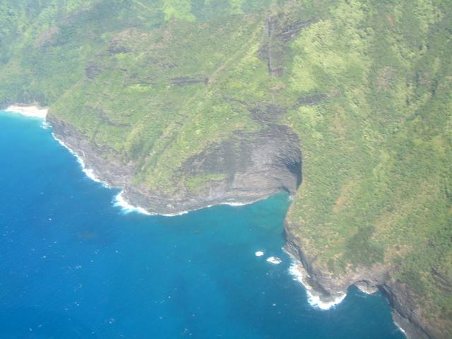 2003/05(May)/03(Hawaii)/Helicopter/640x480_2003-05-23-50.JPG