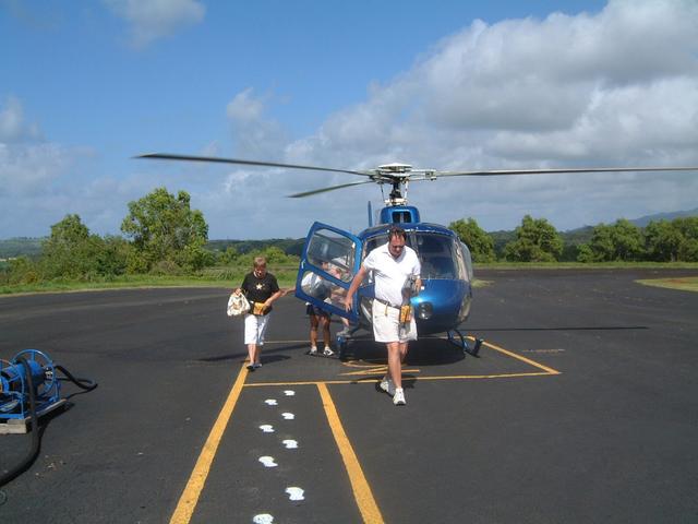 2003/05(May)/03(Hawaii)/Helicopter/640x480_2003-05-23-62.JPG
