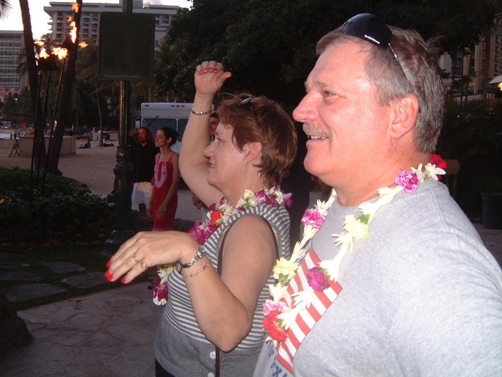 2003-05-15-34-Waikiki-Beach.JPG