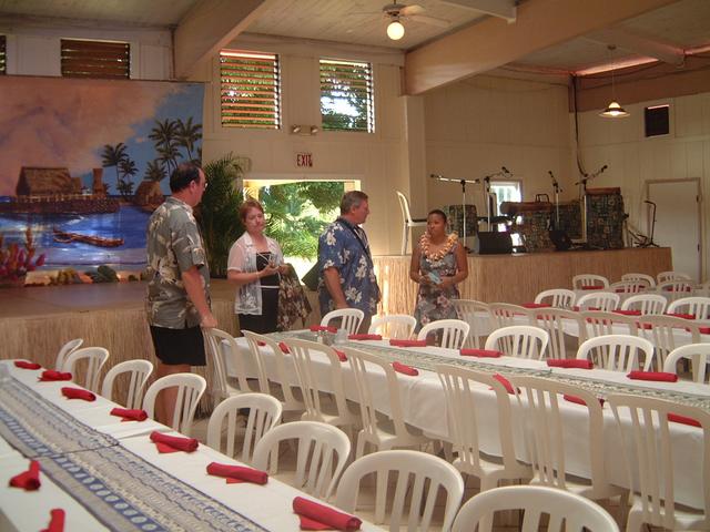 2003/05(May)/03(Hawaii)/Luau/640x480_2003-05-20-04.JPG