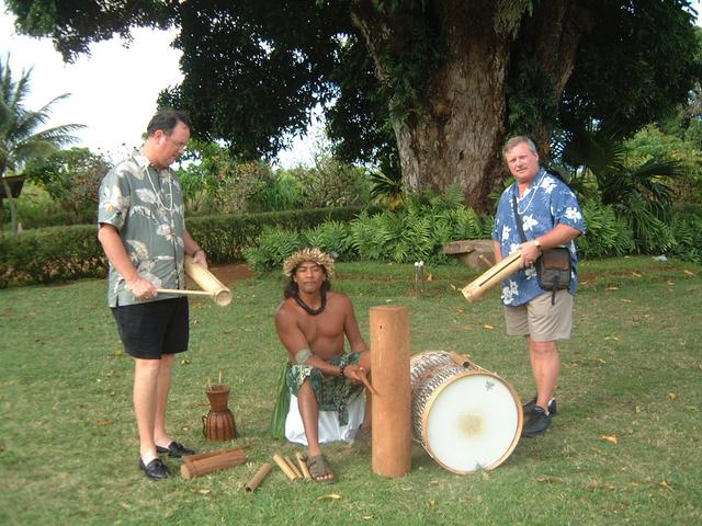 2003/05(May)/03(Hawaii)/Luau/640x480_2003-05-20-07.JPG