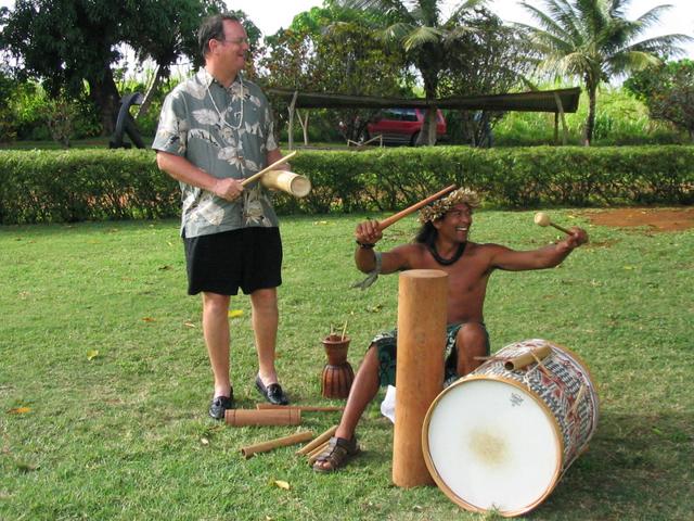 2003/05(May)/03(Hawaii)/Luau/640x480_2003-05-20-08.JPG