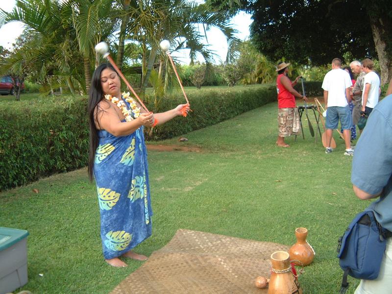 2003/05(May)/03(Hawaii)/Luau/800x600_2003-05-20-18.JPG