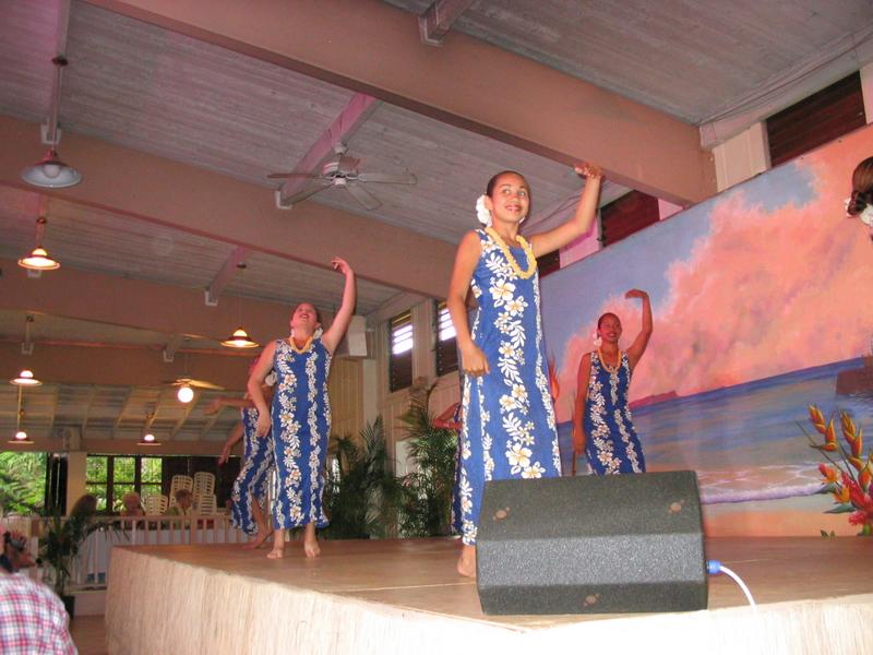 2003/05(May)/03(Hawaii)/Luau/800x600_2003-05-20-35.JPG