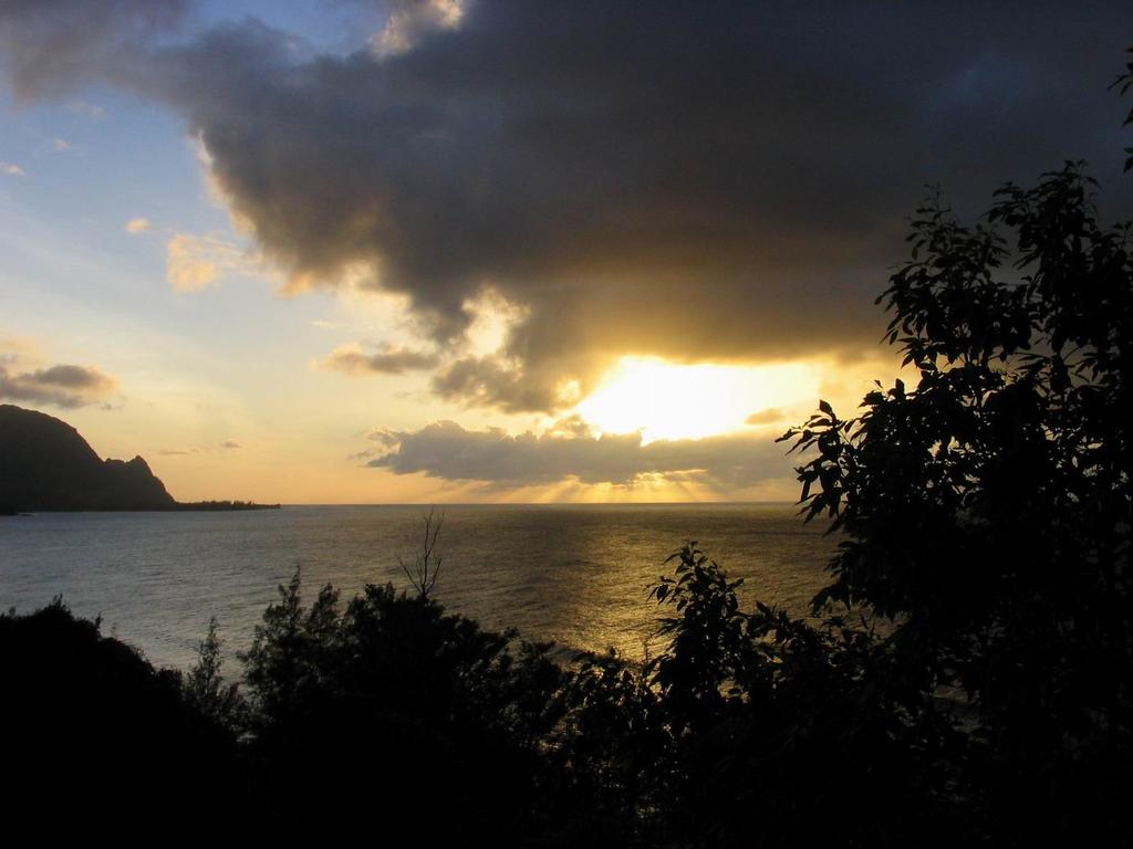 2003-05-18-28-Sunset-Princeville-Beach.JPG