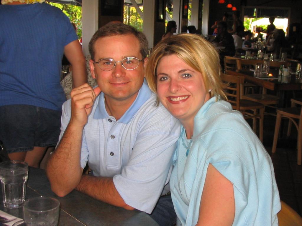 2003/05(May)/03(Hawaii)/Pahio-Princeville/1024x768_2003-05-23-28-Last-Night-Dinner.JPG