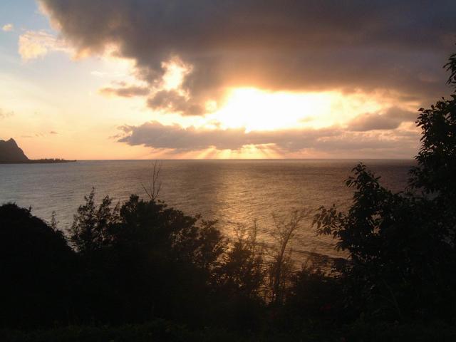 2003-05-18-34-Sunset-Princeville-Beach.JPG