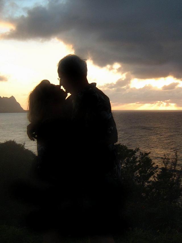 2003-05-18-38-Sunset-Princeville-Beach.JPG
