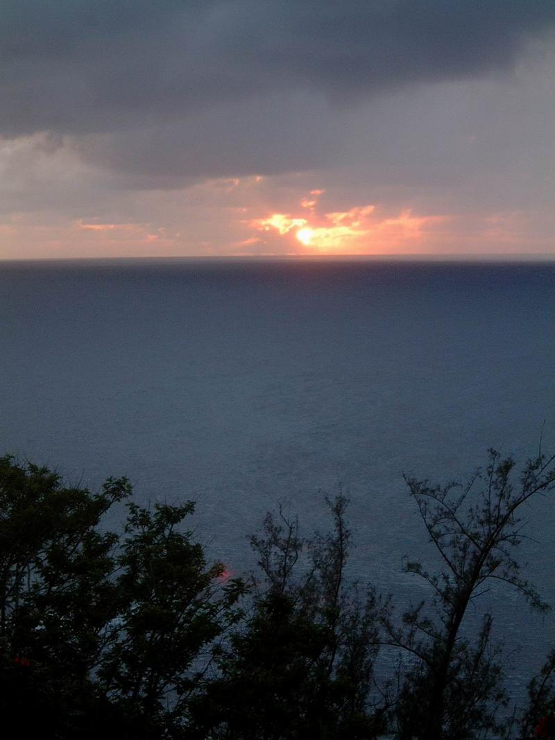 2003/05(May)/03(Hawaii)/Pahio-Princeville/800x600_2003-05-18-46-Sunset-Princeville-Beach.JPG