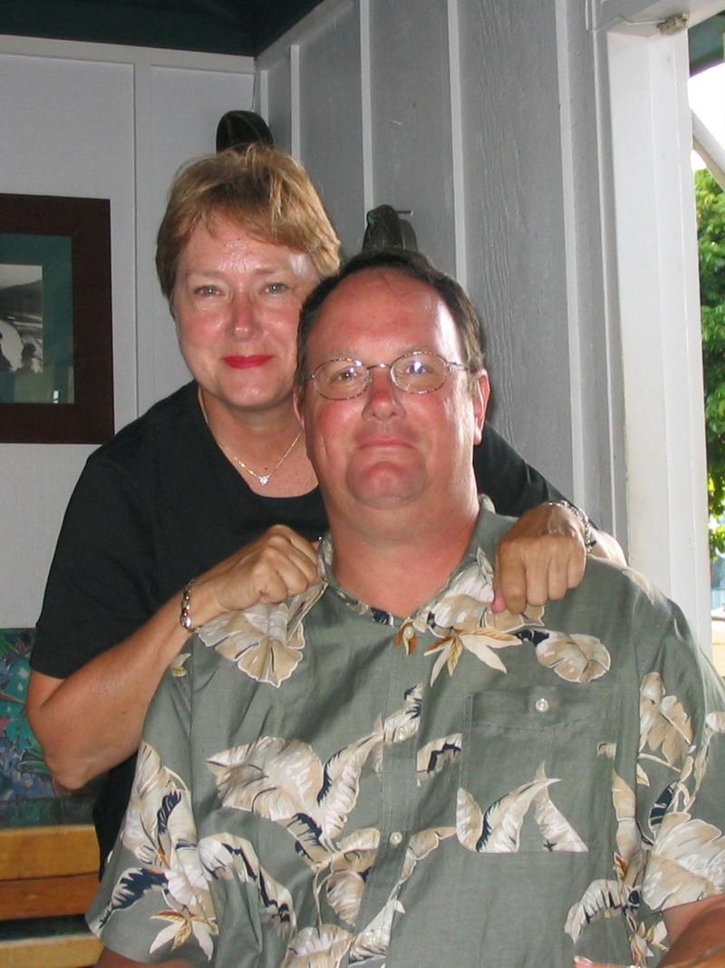 2003/05(May)/03(Hawaii)/Pahio-Princeville/800x600_2003-05-23-31-Last-Night-Dinner.JPG