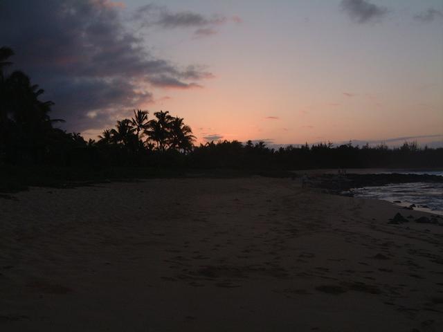 2003/05(May)/03(Hawaii)/Poipu-Hyatt/640x480_2003-05-25-08-Hyatt-Sunrise.JPG