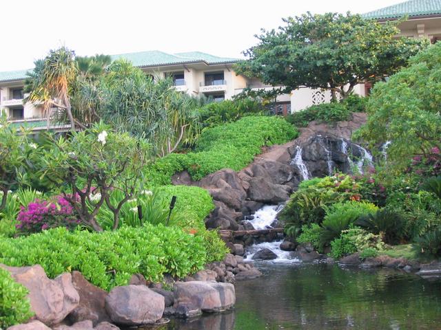 2003/05(May)/03(Hawaii)/Poipu-Hyatt/640x480_2003-05-25-45-Hyatt-Grounds.JPG