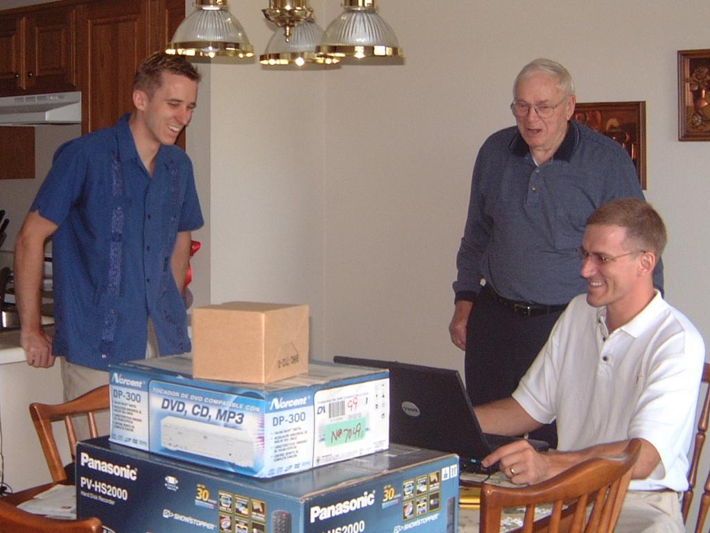2003/07(Jul)/01(SD)/1024x768_2003-06-29-05-Apt-Mitchell.JPG