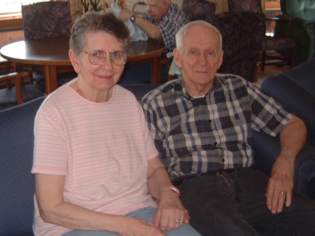 2003/07(Jul)/01(SD)/1024x768_2003-06-29-56-Storla-Sunset-Home-Scotts.JPG