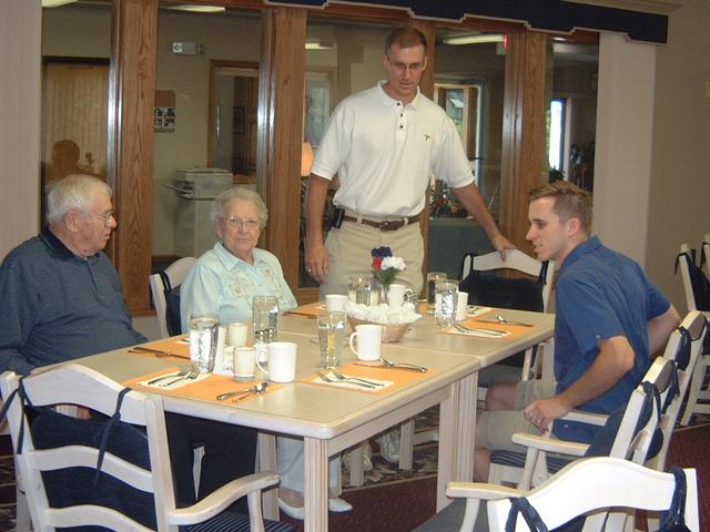 2003/07(Jul)/01(SD)/640x480_2003-06-29-06-Apt-Mitchell.JPG