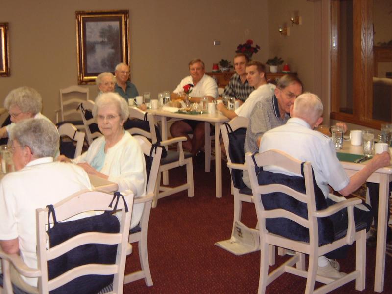 2003/07(Jul)/01(SD)/800x600_2003-07-02-11-Hildebrand-Apt-Mitchell.JPG