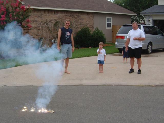 2003/07(Jul)/02(Fireworks)/640x480_2003-07-04-2-Dax-Chance-Fireworks.JPG