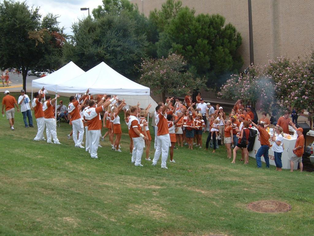2003/08(Aug)/4(1st-Texas-Game)/1024x768_2003-08-31-01.JPG