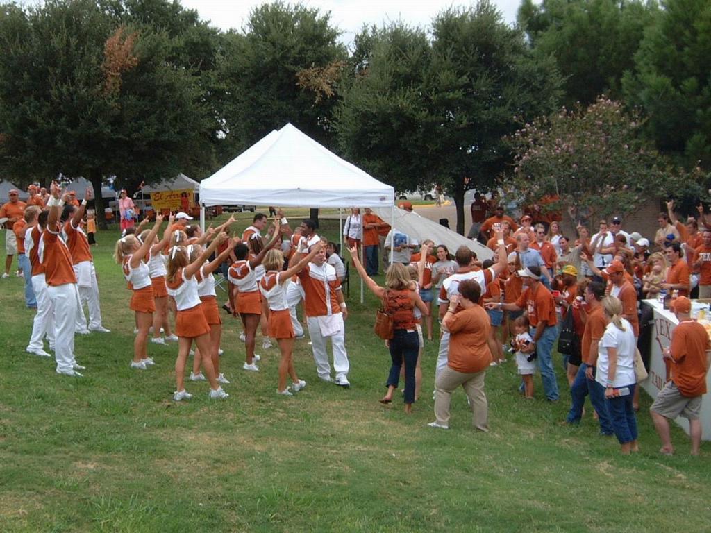 2003/08(Aug)/4(1st-Texas-Game)/1024x768_2003-08-31-03.JPG
