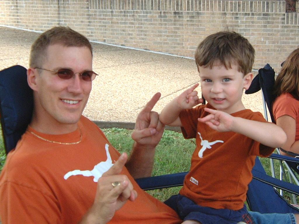 2003-10-04-06-Tailgate.JPG