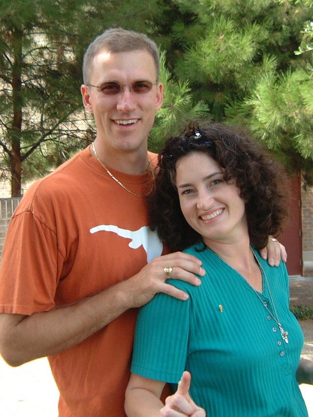 2003/10(Oct)/01(KState-UT)/640x480_2003-10-04-07-Tailgate.JPG