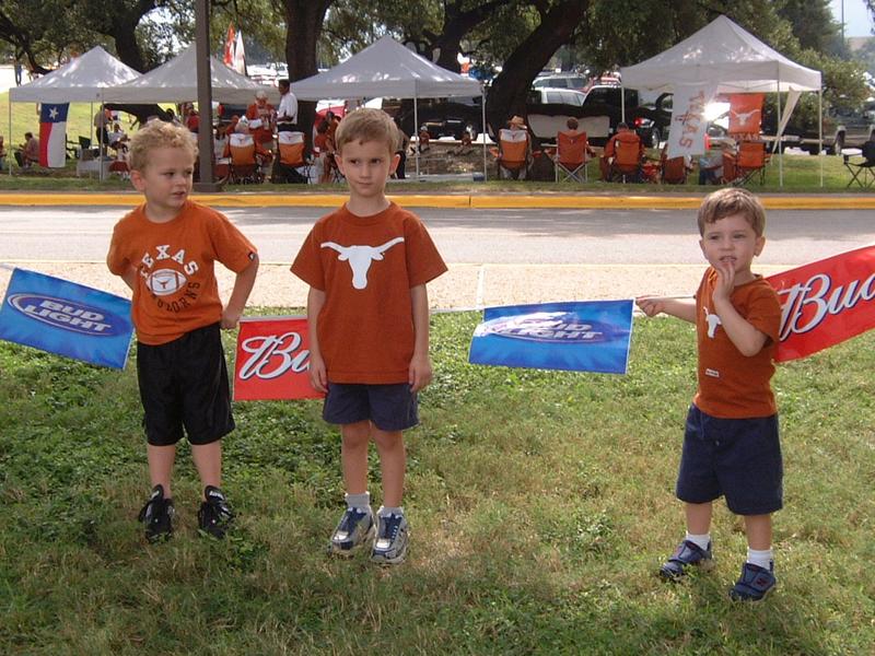 2003/10(Oct)/01(KState-UT)/2003-10-04-01-Tailgate.JPG