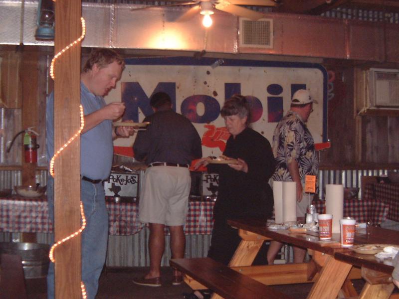 2003/10(Oct)/03(Urbik-Wedding)/800x600_2003-10-03-32-Rehearsal-Dinner.JPG