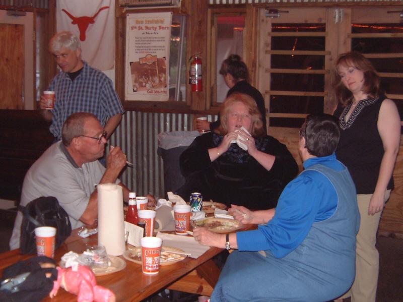 2003/10(Oct)/03(Urbik-Wedding)/800x600_2003-10-03-33-Rehearsal-Dinner.JPG