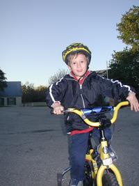 2003-11-27-Thanksgiving-16-bikes-Chance.jpg