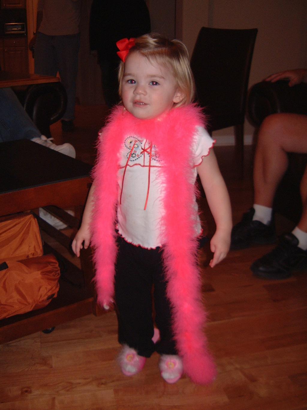 2004/01(Jan)/JUS-KT-NEW-HM/1024x768_2004-01-30-27-KYLA-DRES-UP.JPG