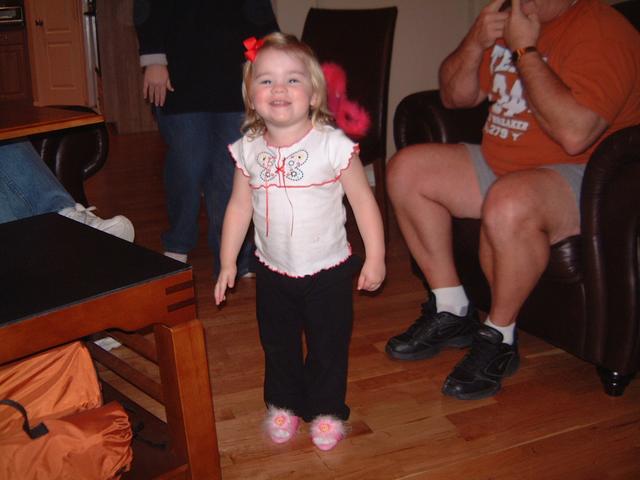 2004/01(Jan)/JUS-KT-NEW-HM/640x480_2004-01-30-26-KYLA-DRES-UP.JPG