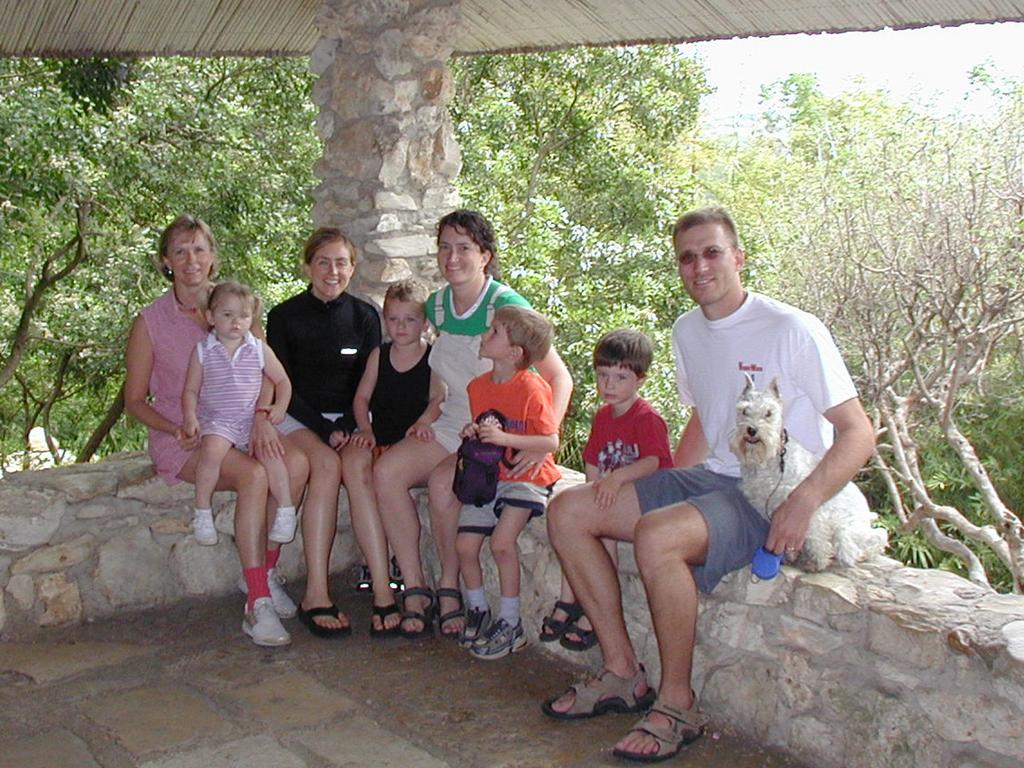 2004/04(Apr)/01(Heathers-BD-picnic)/1024x768_2004-04-04-Heather-Bday-16-Janeen-Kyla-Heather-Vale-Chance-Dax-Travis-Packet.jpg