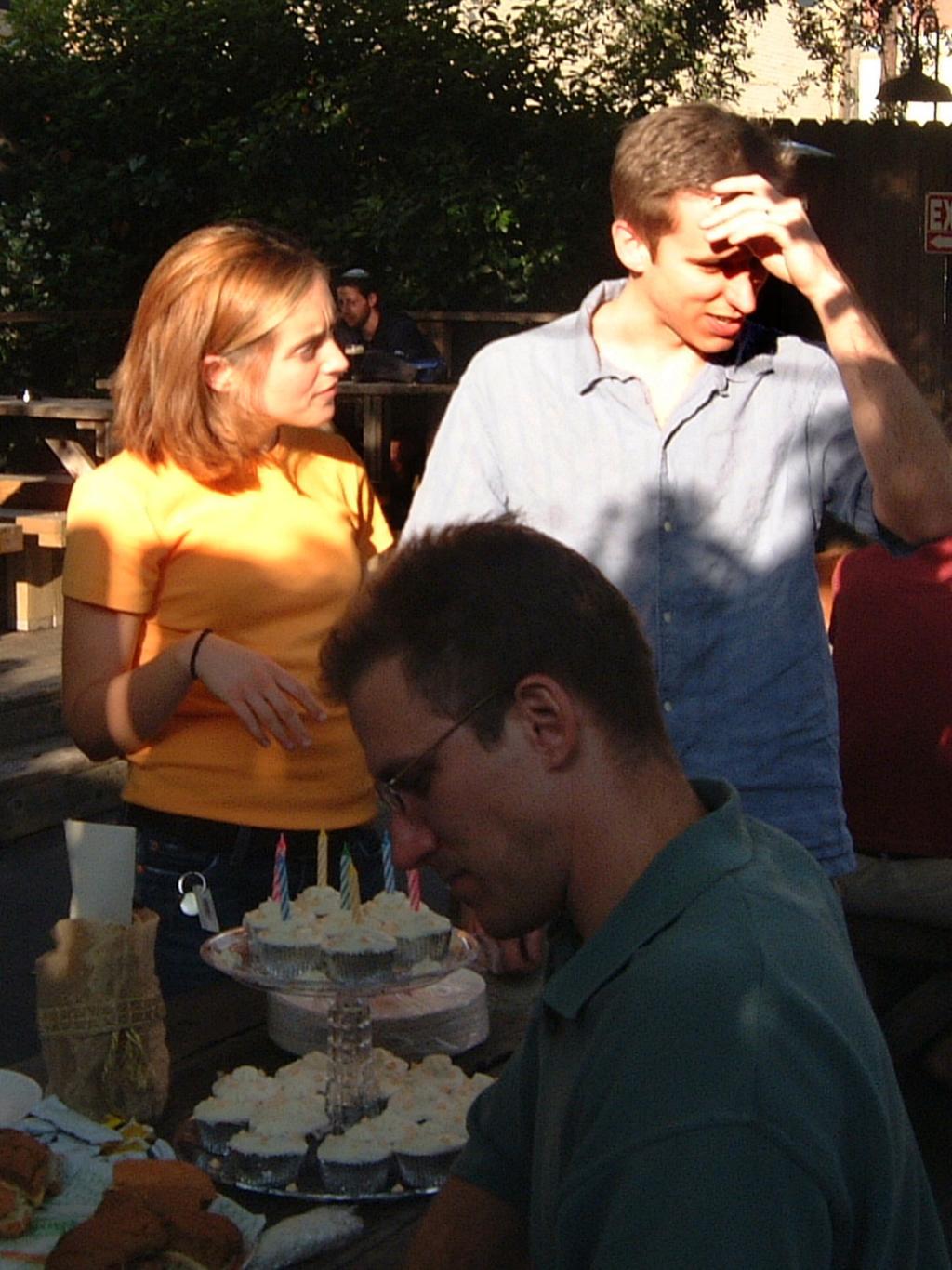 2004/04(Apr)/03(Josh-BD)/1024x768_2004-04-26-Josh-28th-BD-07.JPG