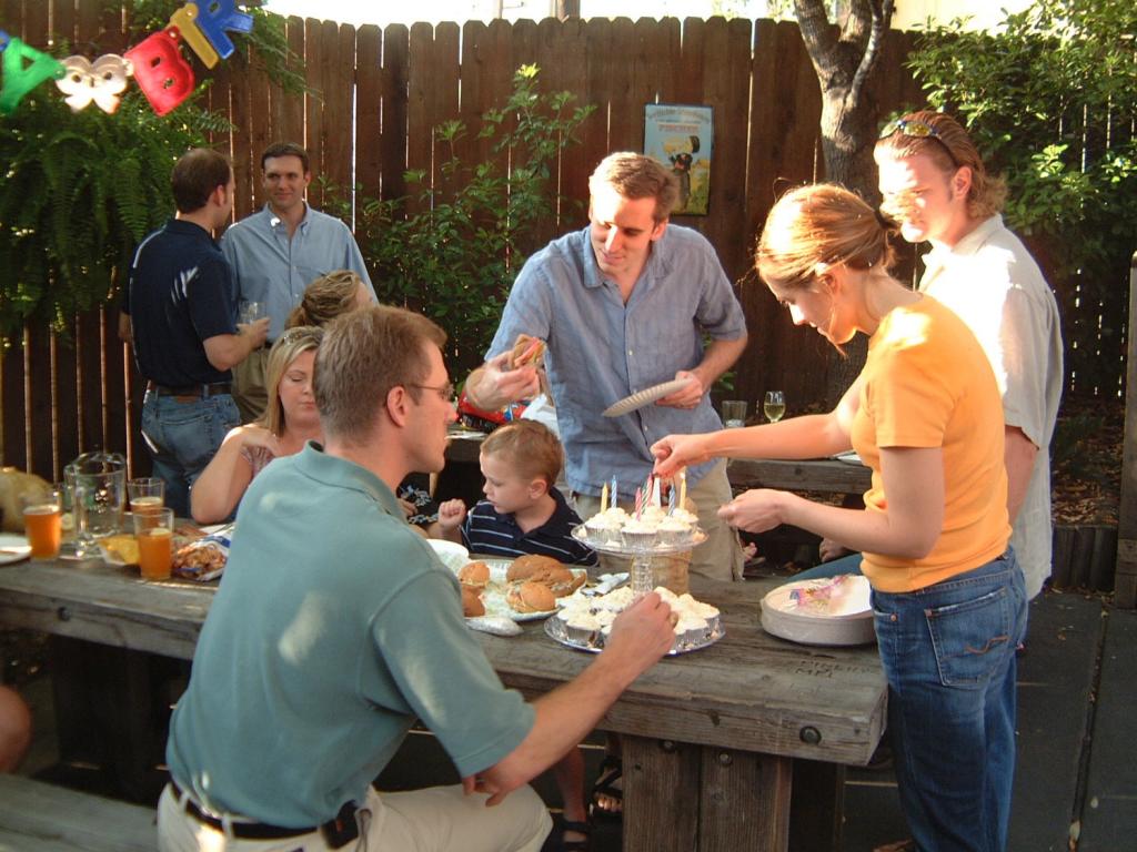 2004/04(Apr)/03(Josh-BD)/1024x768_2004-04-26-Josh-28th-BD-09.JPG