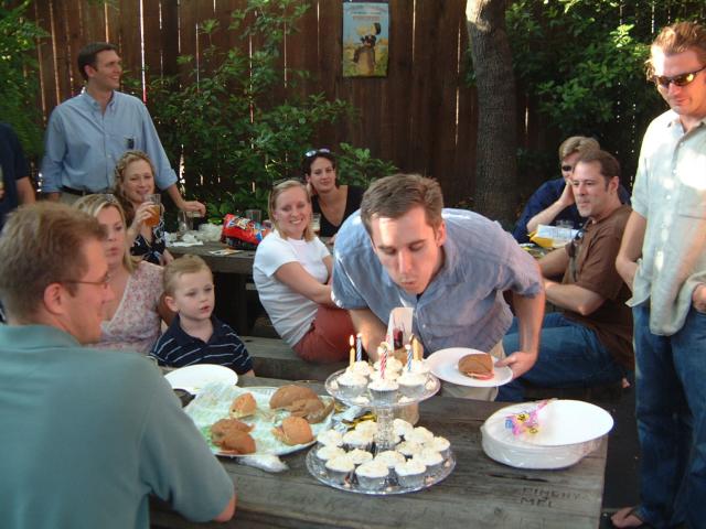 2004/04(Apr)/03(Josh-BD)/640x480_2004-04-26-Josh-28th-BD-12.JPG