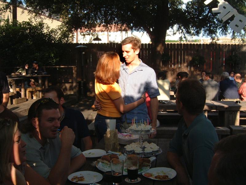 2004/04(Apr)/03(Josh-BD)/800x600_2004-04-26-Josh-28th-BD-06.JPG