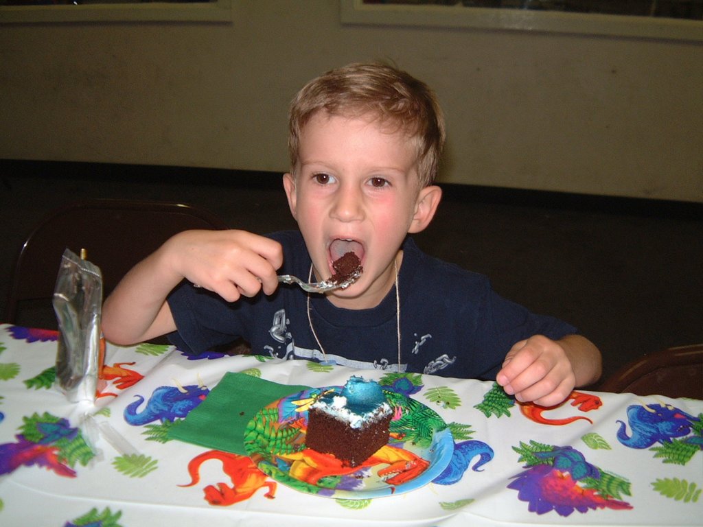 2004/05(May)/03(Dax-BD)/1024x768_2004-05-08-Dax-3rd-BD-party-17.JPG