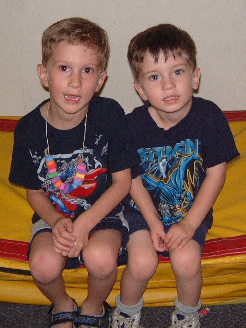 2004/05(May)/03(Dax-BD)/800x600_2004-05-08-Dax-3rd-BD-party-22.JPG
